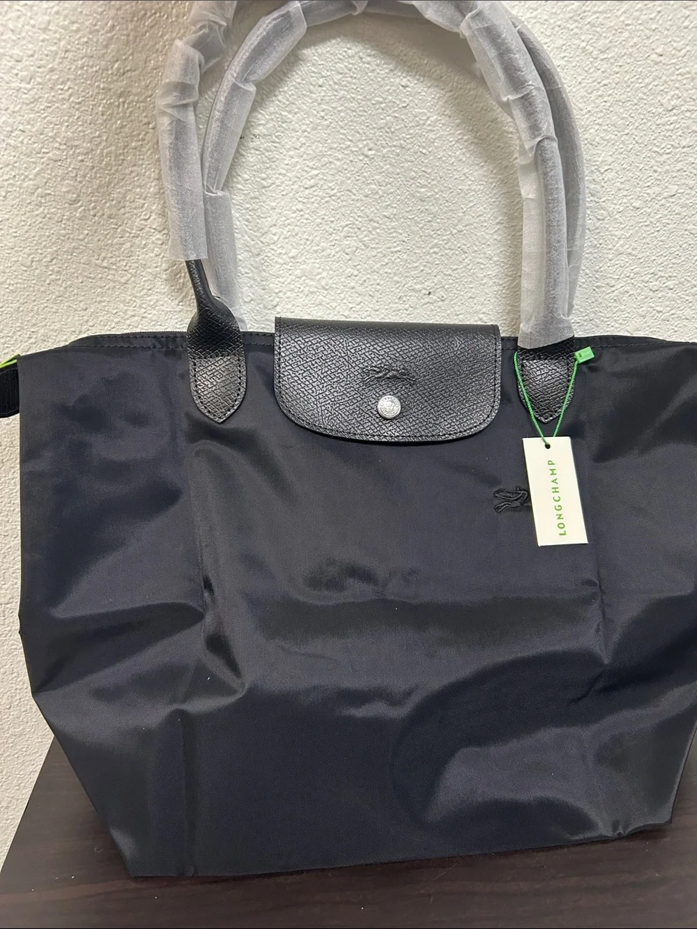 Longchamp Large  Black Nylon Tote with Leather Trim(size:17✖️10)